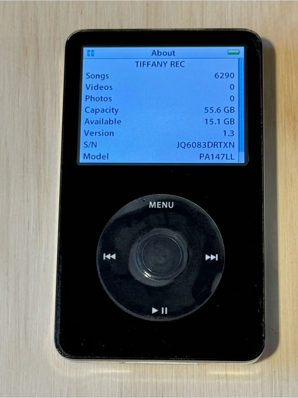 iPod Model:A1136 5thGen 60GB Blk“BROKEN”Hard Drive/Battery Issues Read Info Blw!